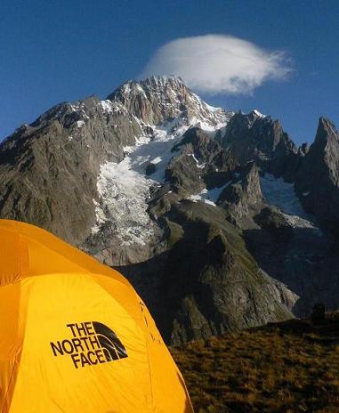 Tente jaune au Mont favre